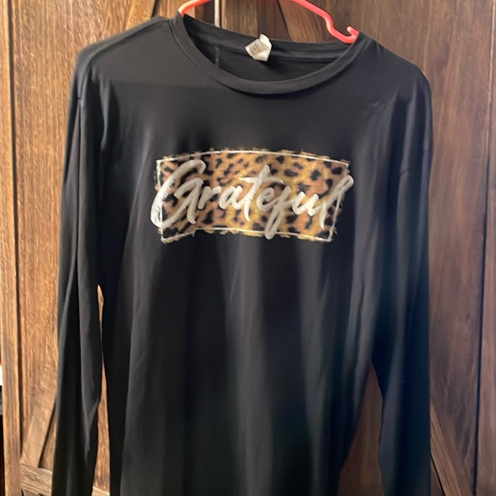 Boutique long sleeve tshirt with leopard greatful